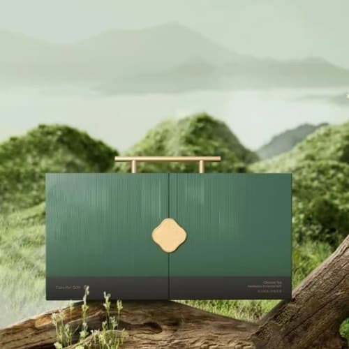 Elegant Handheld Gift Box with Custom Options