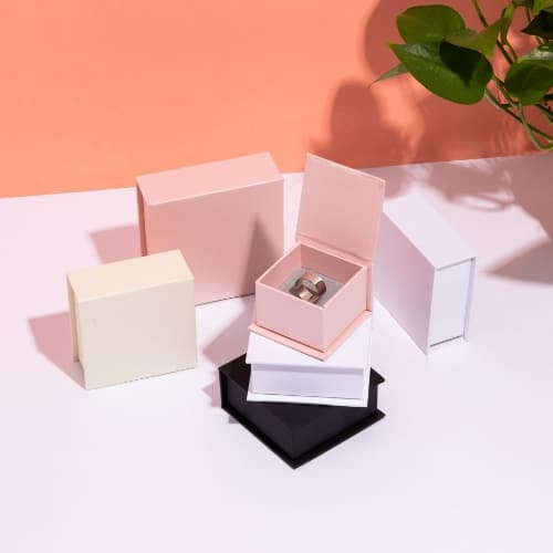 Magnetic jewelry box_WH_500x500px.jpg