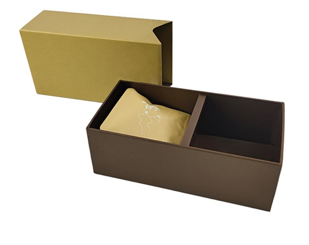 Gold pull-out box_2.jpg