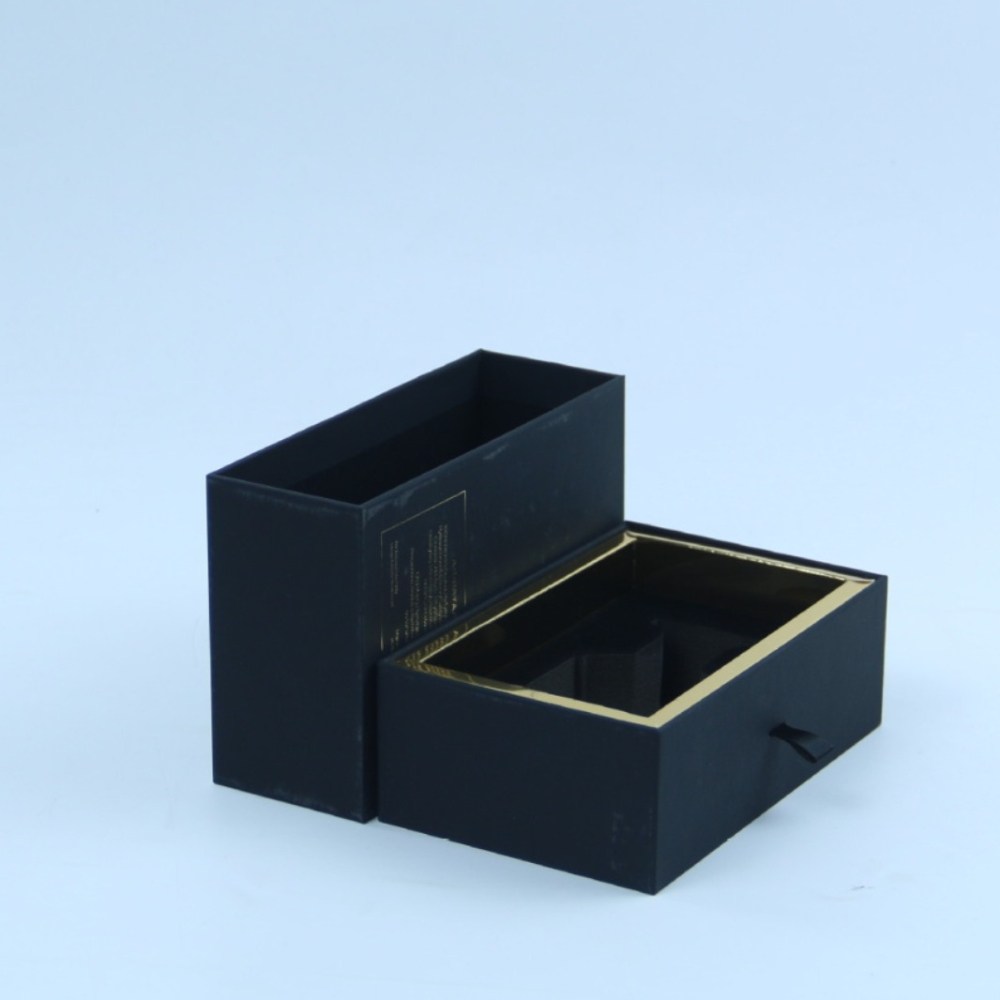 Pull-out gift box_WH_1000x1000px_2.jpg