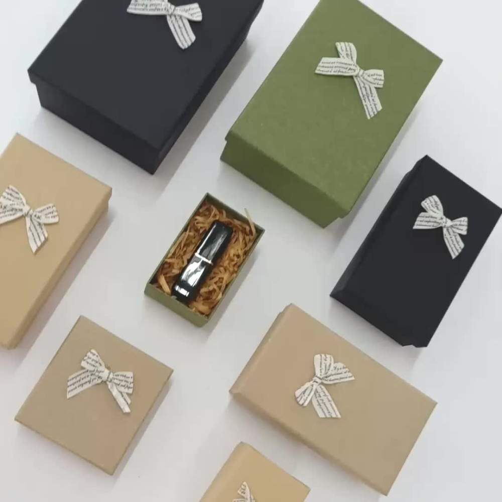 Gift box + bow_WH_1000x1000px_1.jpg