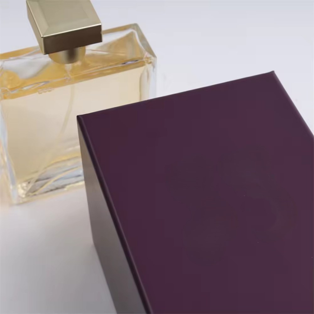 Elevate your brand with our new arrival luxury phone case boxes. Made from high-quality craft paper, these boxes offer a premium unboxing experience with their elegant, book-style design. The custom-molded insert ensures  (3).jpg